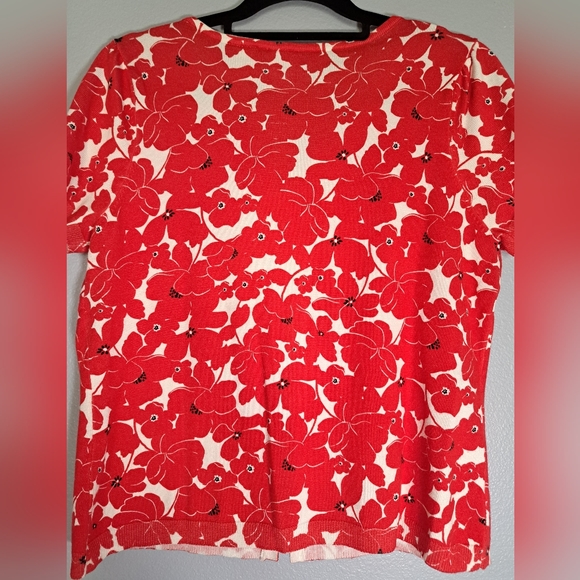 Emma James red Poppy rayon top.Size L. - Picture 7 of 7